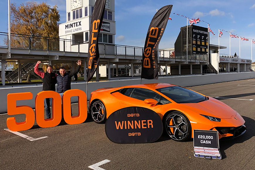 Dream Car Winner 500 - Chris wins Lamborghini Huracan